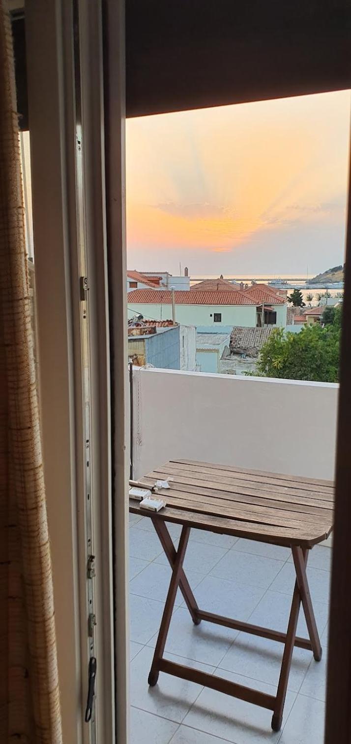 Kostas Studios Apartments - Ενοικιαζόμενα Δωμάτια Με Κουζινάκι Myrina Eksteriør billede