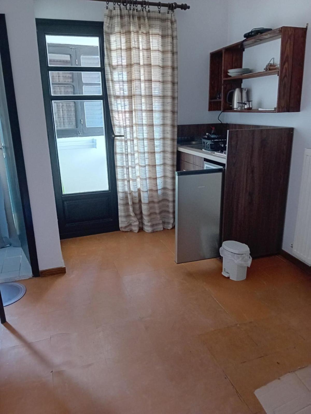 Kostas Studios Apartments - Ενοικιαζόμενα Δωμάτια Με Κουζινάκι Myrina Eksteriør billede