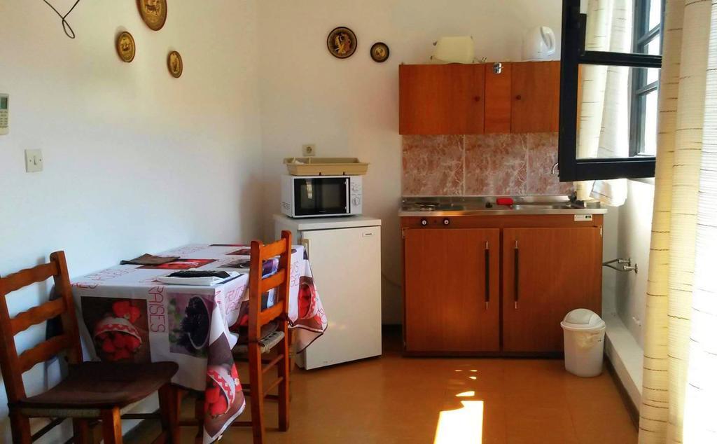Kostas Studios Apartments - Ενοικιαζόμενα Δωμάτια Με Κουζινάκι Myrina Eksteriør billede